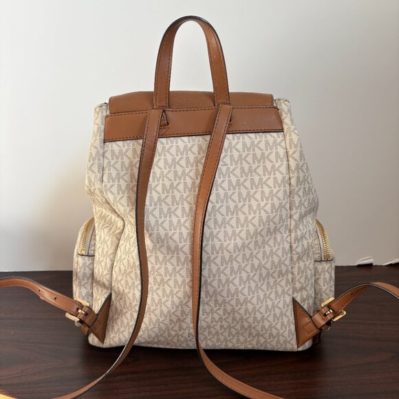 Michael Kors 35T9GAYB7B-149 Abbey Cargo Backpack Vanilla - Picture 3 of 13